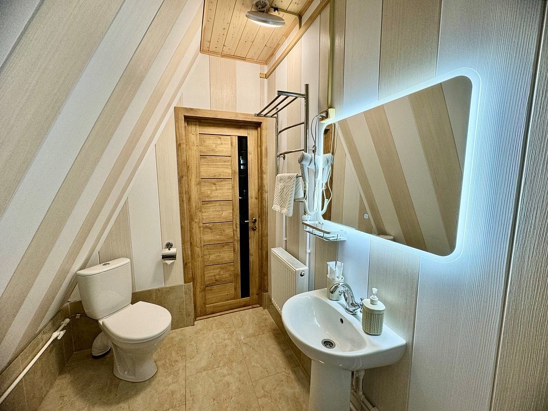 Афрейм 4-местный 2-уровневый с балконом