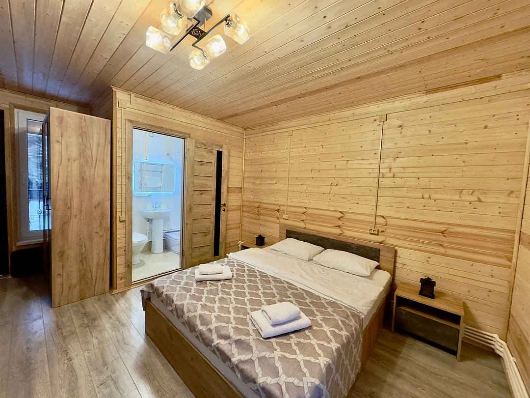 Стандартный 4-местный 1-комнатный (с двуспальной кроватью)