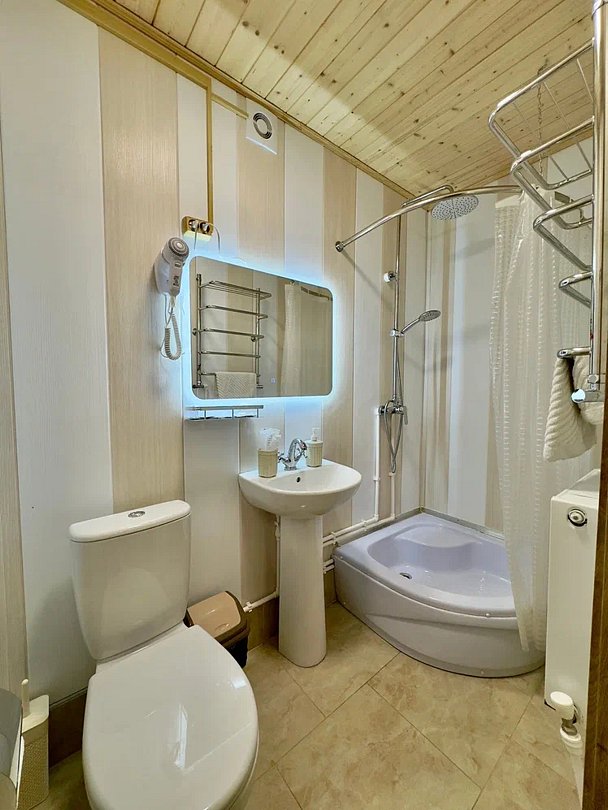 Стандартный 4-местный 1-комнатный (с двуспальной кроватью)