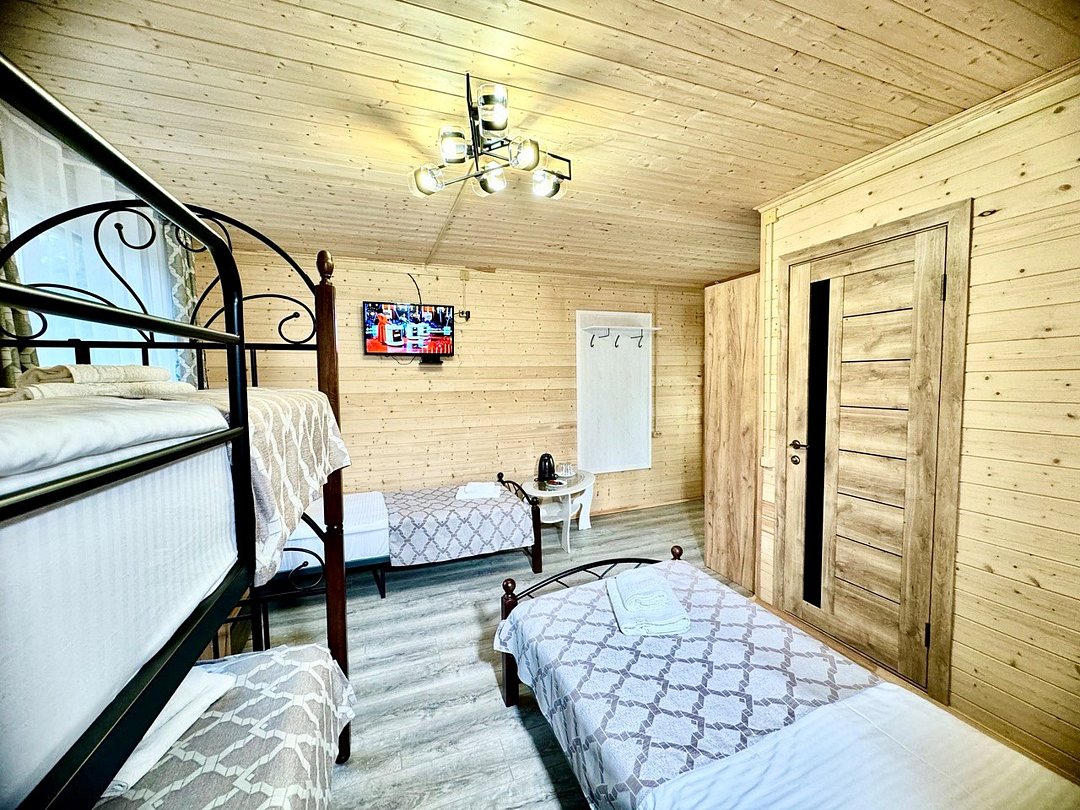 Стандартный 4-местный 1-комнатный (с односпальными кроватями)