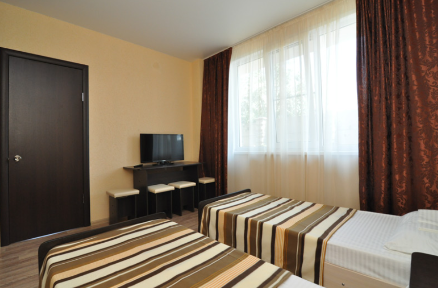 Семейный 4-местный 2-комнатный (с террасой)