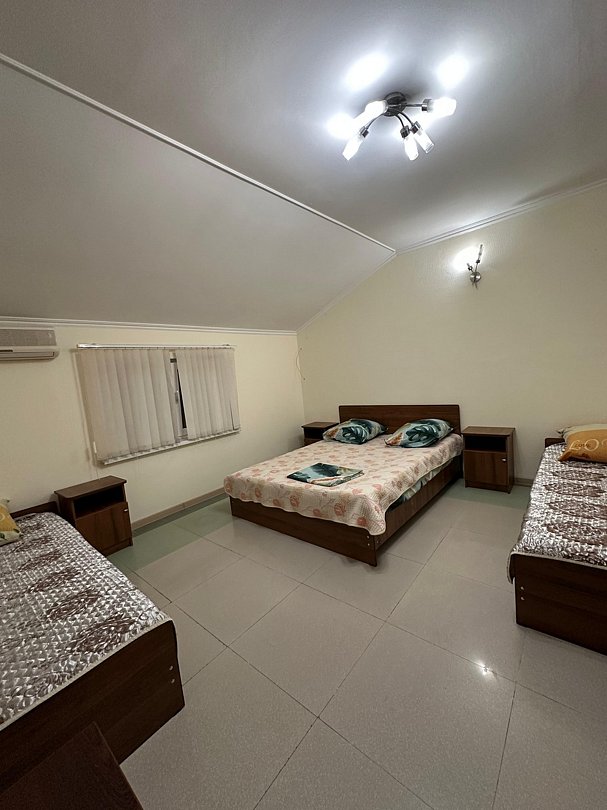 Эконом 4-местный (с раздельными кроватями)