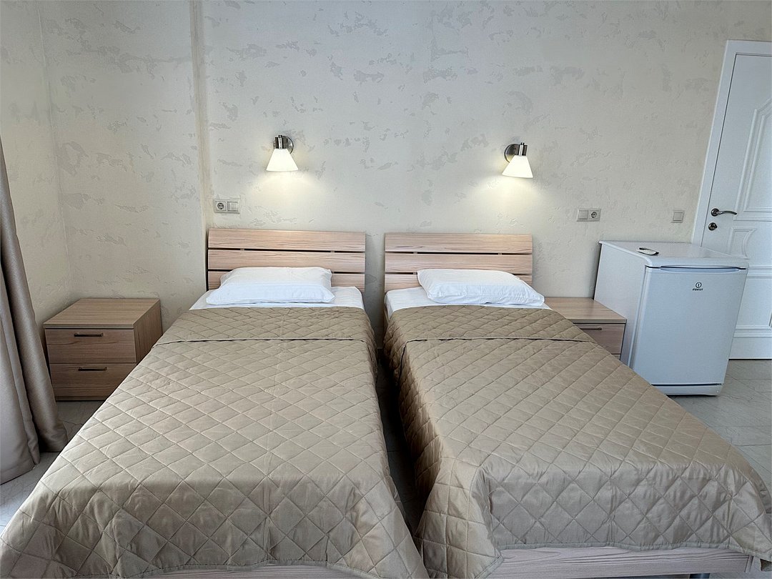 Люкс 4-местный 2-комнатный (вид на море)