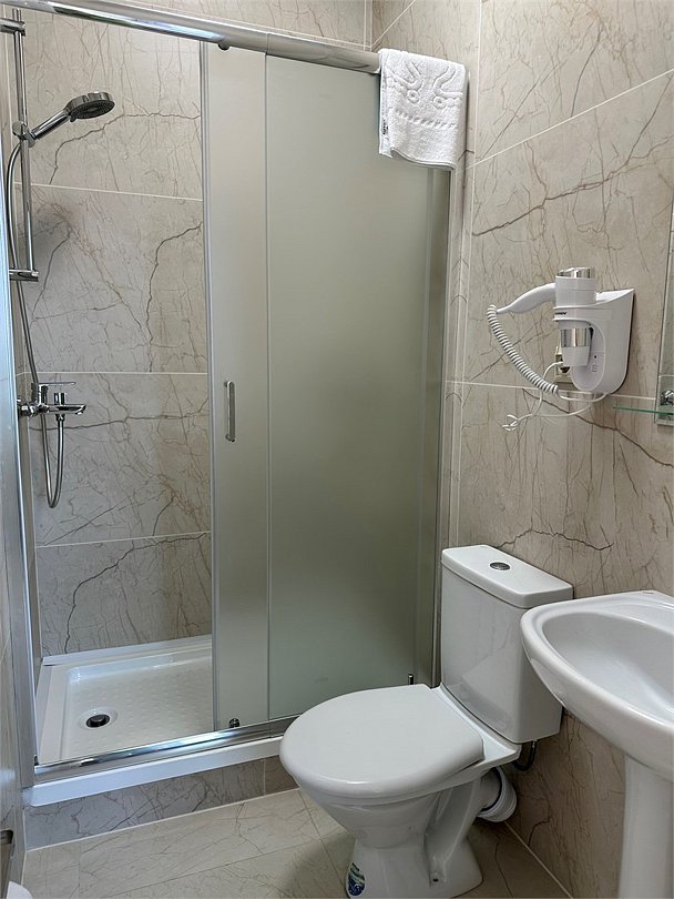 Люкс 5-местный 2-комнатный (с кухей и балконом)