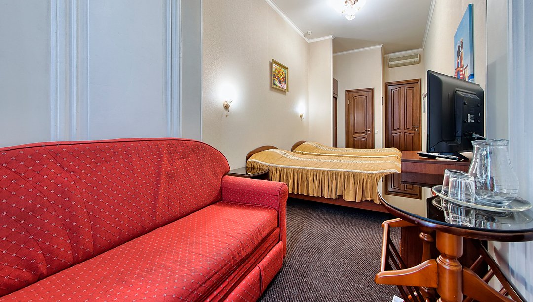 Делюкс 3-местный (вид на Невский)