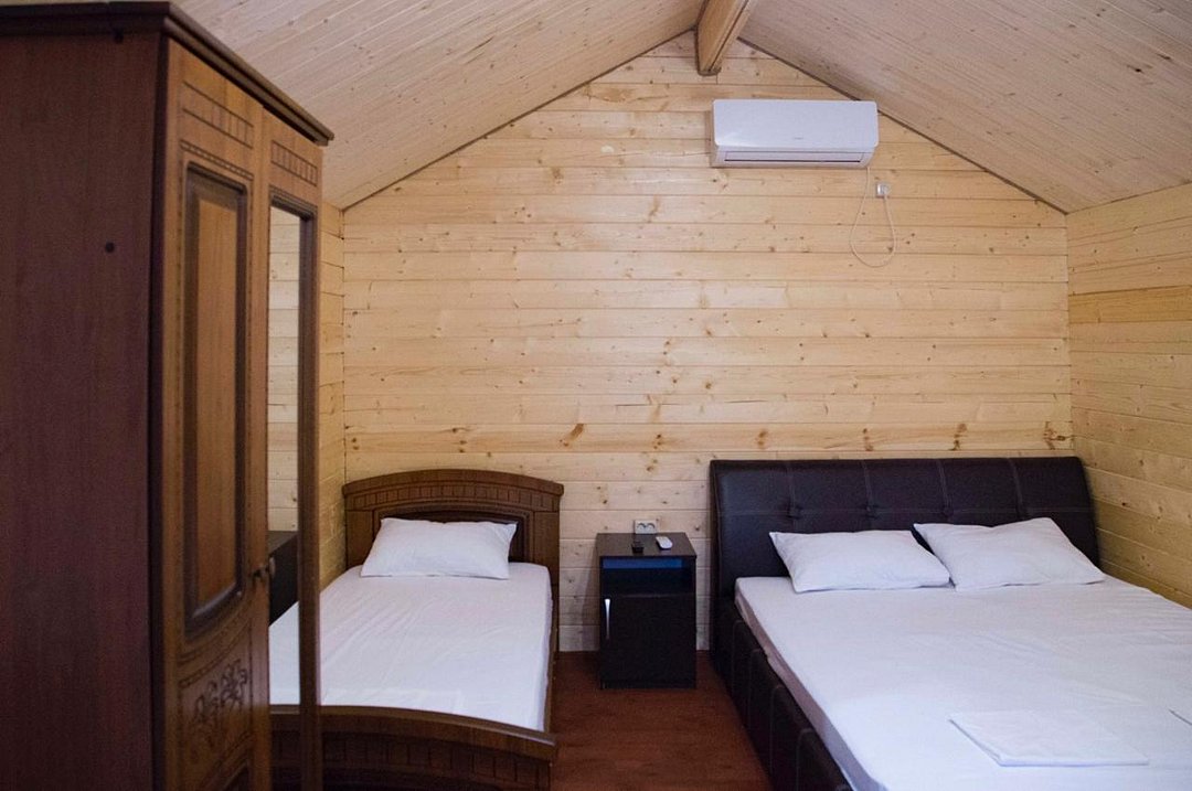 Люкс Домик 4-местный