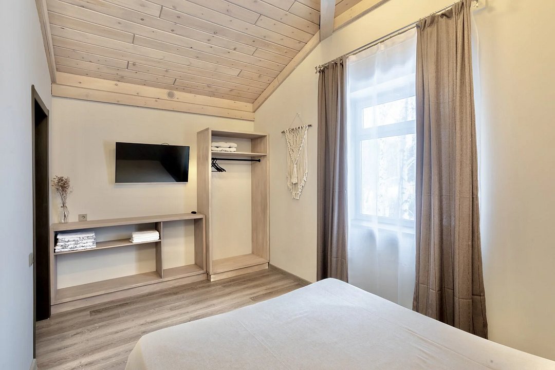 Дом 8-местный 3-комнатный (Виноград)