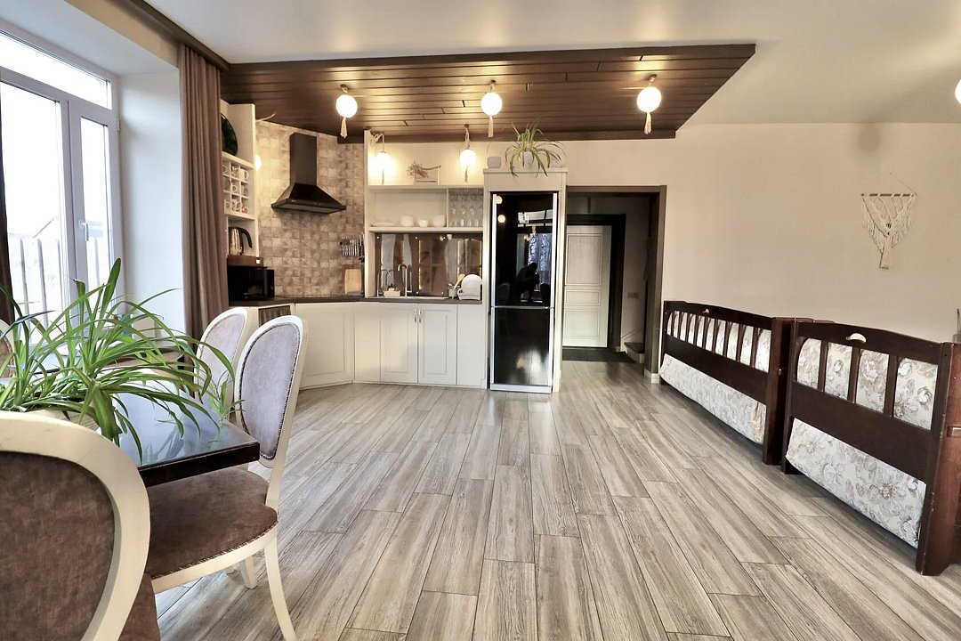 Дом 8-местный 3-комнатный (Виноград)