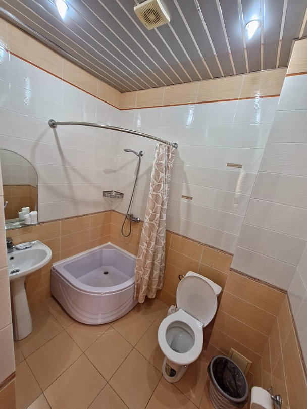 Семейный 5-местный 3-комнатный (с кухней и балконом)