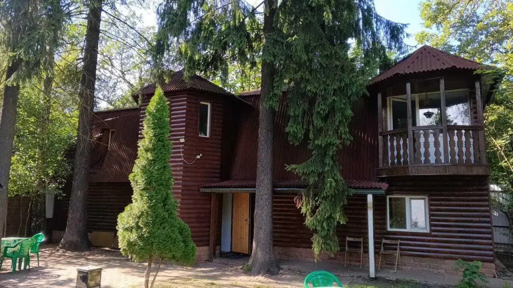 Дом с русской баней на дровах и бассейном в Жаворонках, Московская область: фото 2