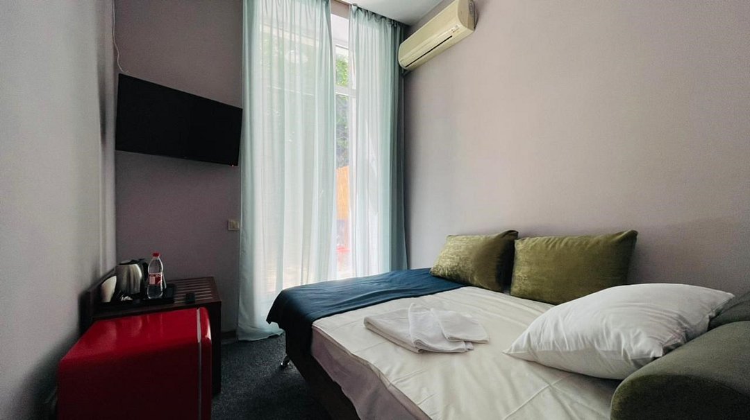 Бутик-отель 1963, Крым, Ялта Симферополь Алупка Кореиз Курпаты Ореанда Симеиз Мисхор Гаспра Гурзуф Парковое Массандра Отрадное Восход Понизовка Утес село Соколиное