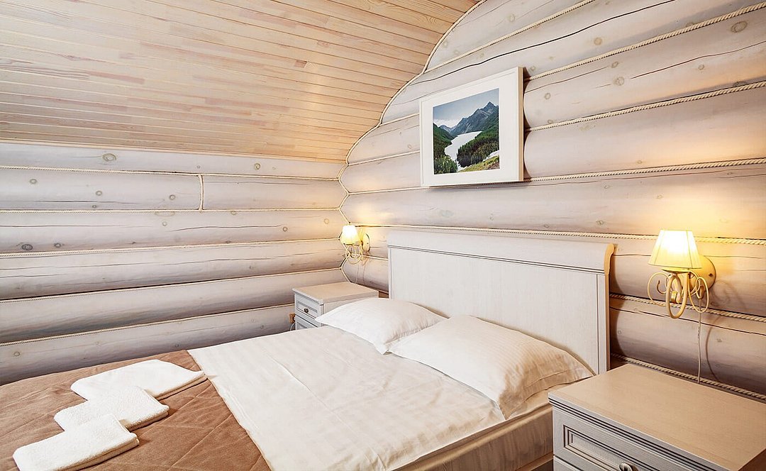 Дом 8-местный 4-комнатный (с камином)