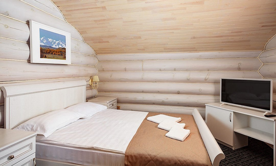 Дом 8-местный 4-комнатный (с камином)