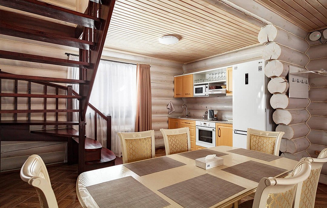 Дом 8-местный 4-комнатный (с камином)