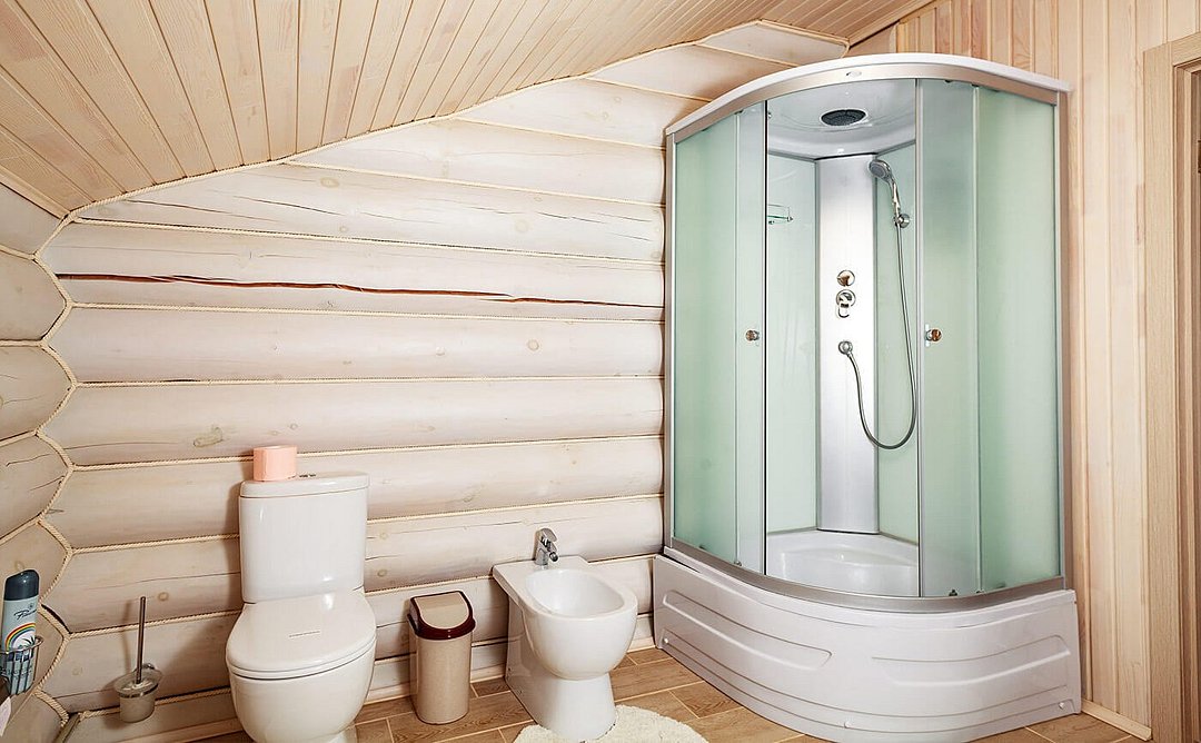 Дом 8-местный 4-комнатный (с камином)