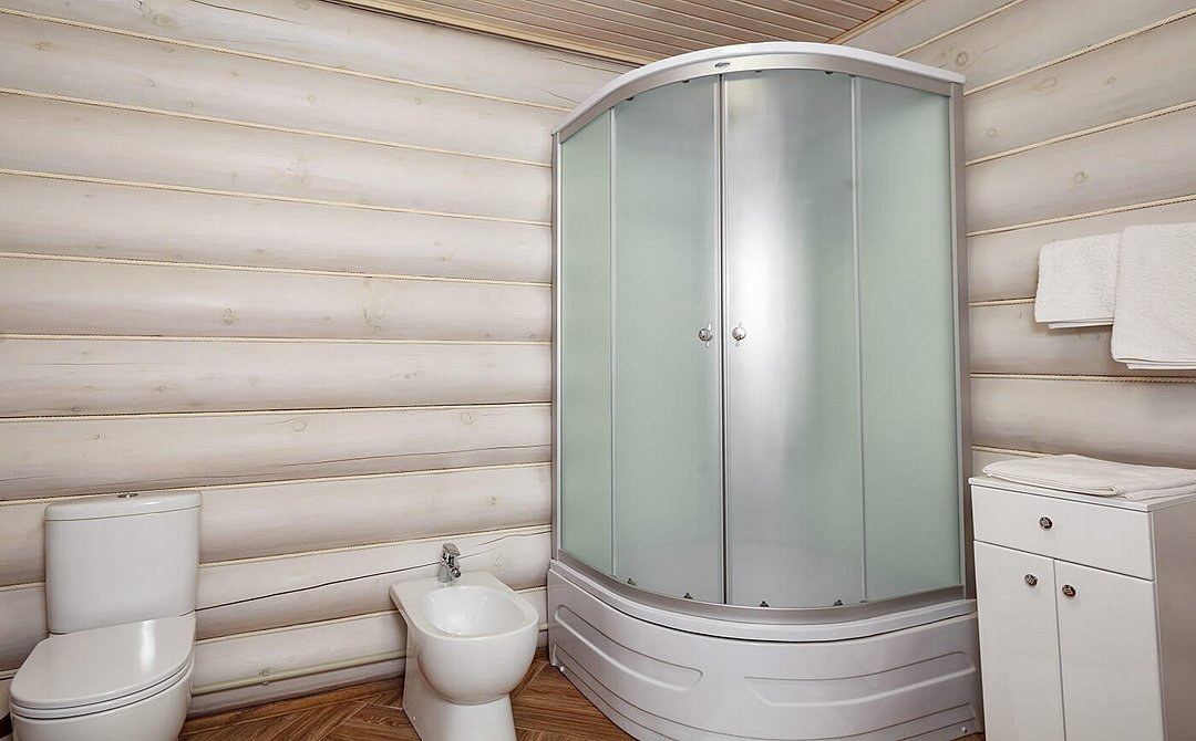 Дом 8-местный 4-комнатный (с камином)