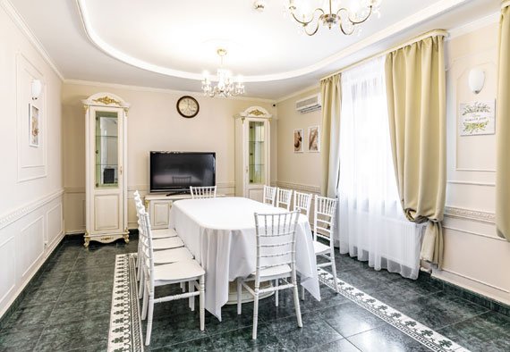 Домик 10-местный 5-комнатный (с бассейном и бильярдом)