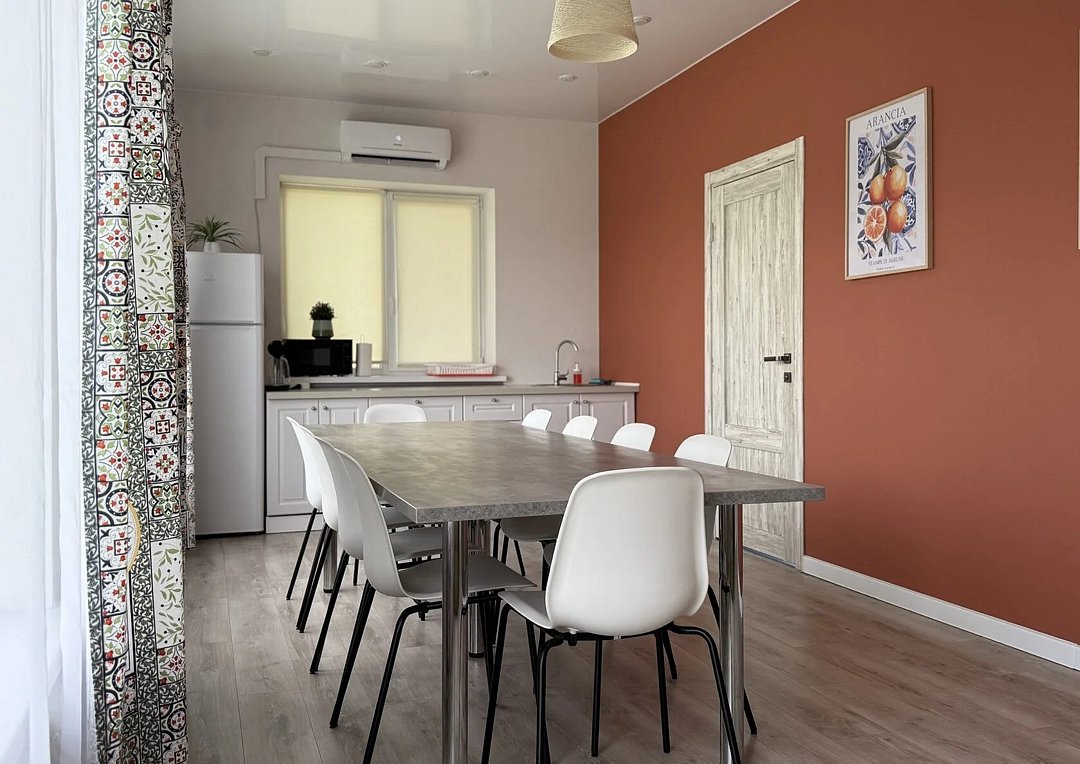 Домик (№6) 4-местный 2-комнатный