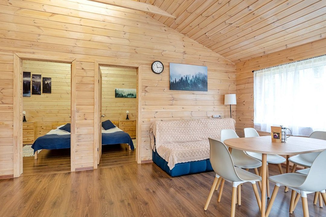 Коттедж 5-местный 2-комнатный (с террасой и панорамными окнами)