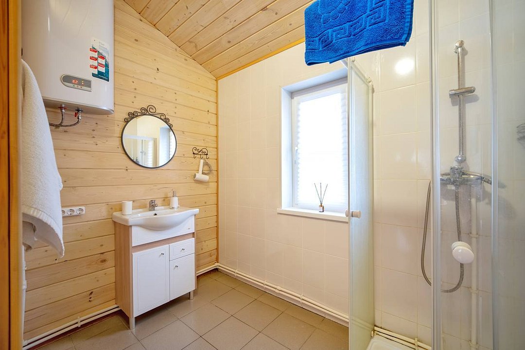 Коттедж 5-местный 2-комнатный (с террасой и панорамными окнами)