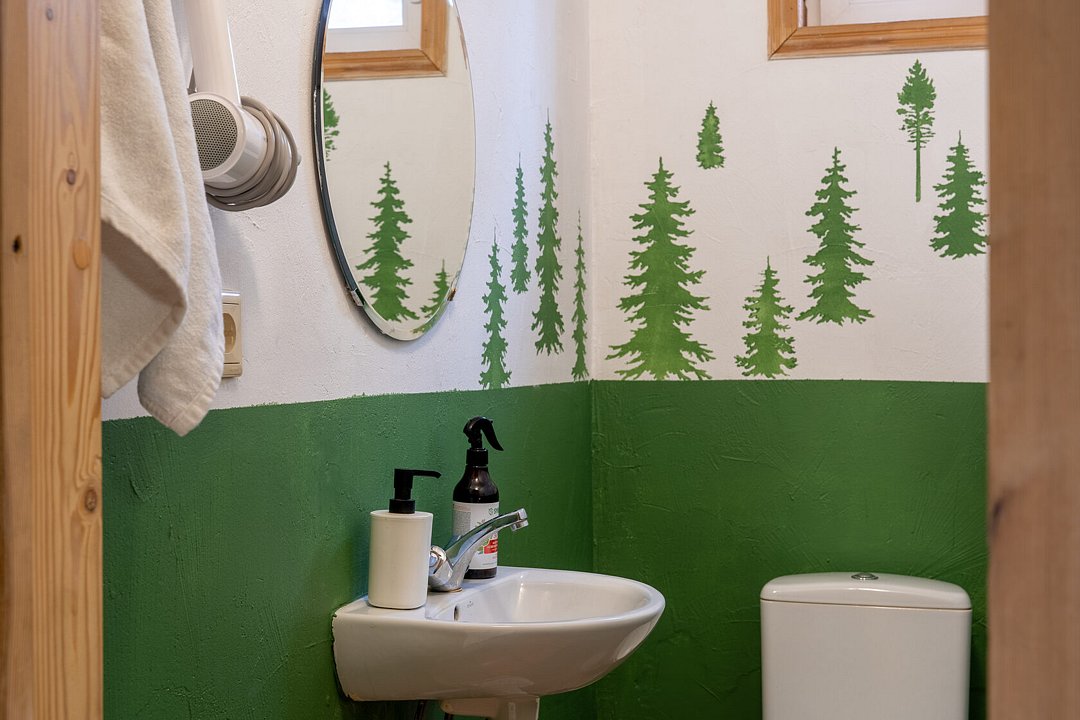 Коттедж 7-местный 3-комнатный 2-этажный (с баней)