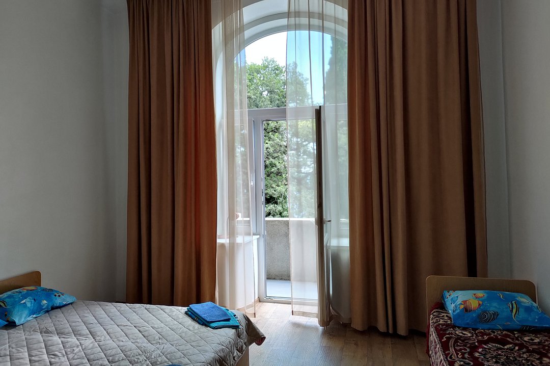 4-местный 2-комнатный