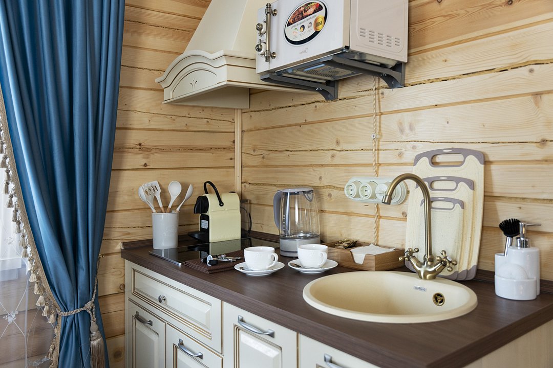 Флигель 4-местный 3-комнатный (3 спальни, у пруда)