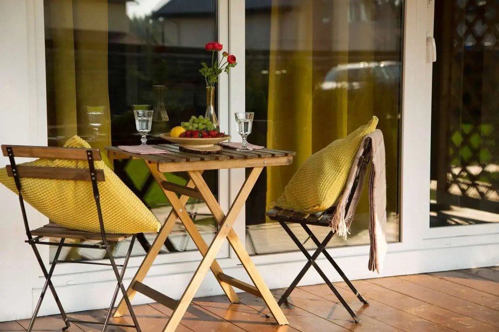 Частный дом на ухоженном участке с газоном и туями, Ленинградская область: фото 3