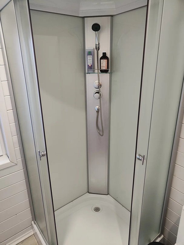 Дом 2-местный 2-комнатный (№2, вид на Волгу)