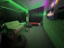 Коттедж с балконом и с красивым видом из окна, Частный Дом среди Трех Озер, поселок Мамонтовка