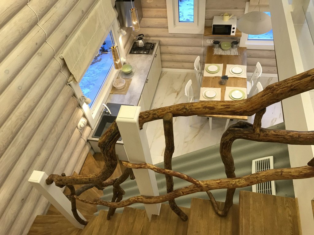 Частный дом Дом на скале с видом на озеро, Республика Карелия, поселок Рантуэ 