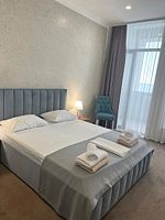 Двухместный люкс с 2 комнатами с видом на море двуспальная кровать, Пансионат Нарт, Гагра