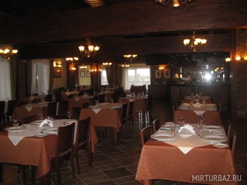 столики для гостей ресторана