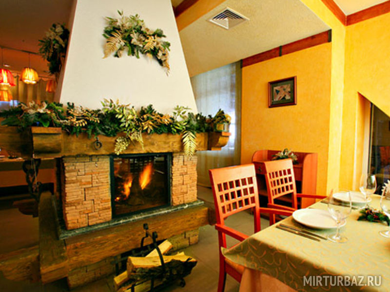 в зале ресторана