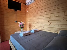 3. Коттедж четырёхместный (1 двуспальная и двухярусная), Гостевой дом Olivia Resort, Гагра