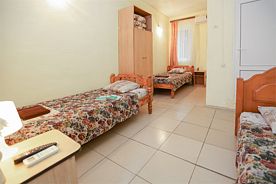 Стандартный 3х местный номер 2 этаж, Гостевой дом Green oasis Vavilon, Архипо-Осиповка
