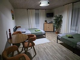 №2. 4-х местный номер с удобствами в номере (2 этаж), Гостевой дом УДачный, Манжерок