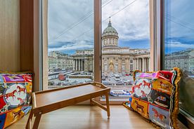 Набережная канала Грибоедова 22. Двухуровневая студия с видом на реку и Казанский собор, База отдыха Квартиры ColorSpb, Санкт-Петербург