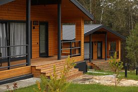 Коттедж с благоустроенной территорией, База отдыха Forest Green, Озёрное