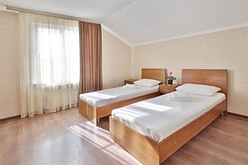 Двухместный стандарт с двумя односпальными кроватями, Гостевой дом Бастион, Сириус