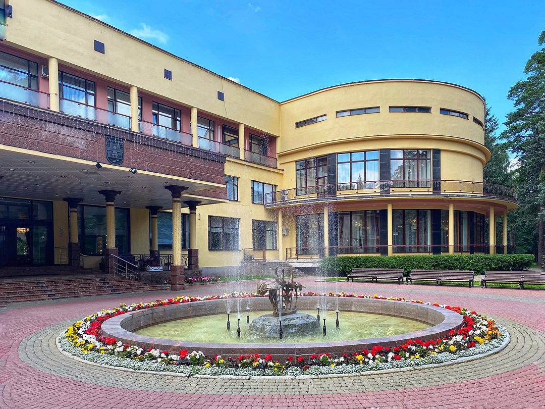 Санаторий Барвиха, Московская область, поселок Барвиха Красногорский район Одинцовский район район Ново-Переделкино село Петрово-Дальнее