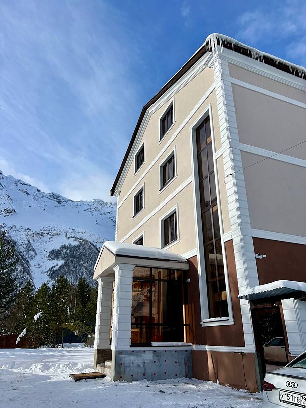 Гостевой дом Четыре сезона, Республика Кабардино-Балкария, Терскол Эльбрус Эльбрусский район Поляна Азау Байдаево