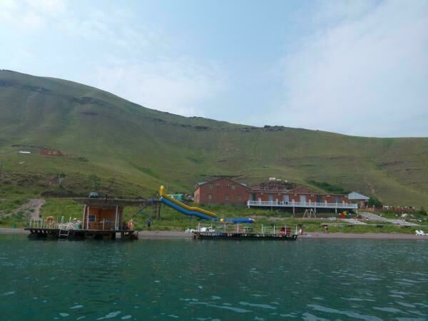 Вид на баню на воде и корпус | Беле - Золотая звезда, Республика Хакасия