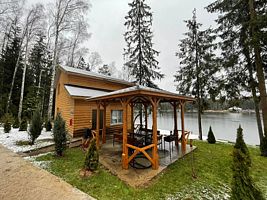 Четырёхместный коттедж Superior с балконом и с красивым видом из окна, База Отдыха Нептун-2, деревня Красновидово