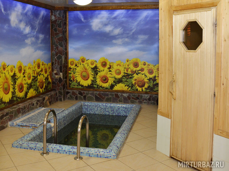 Бассейн в малой сауне