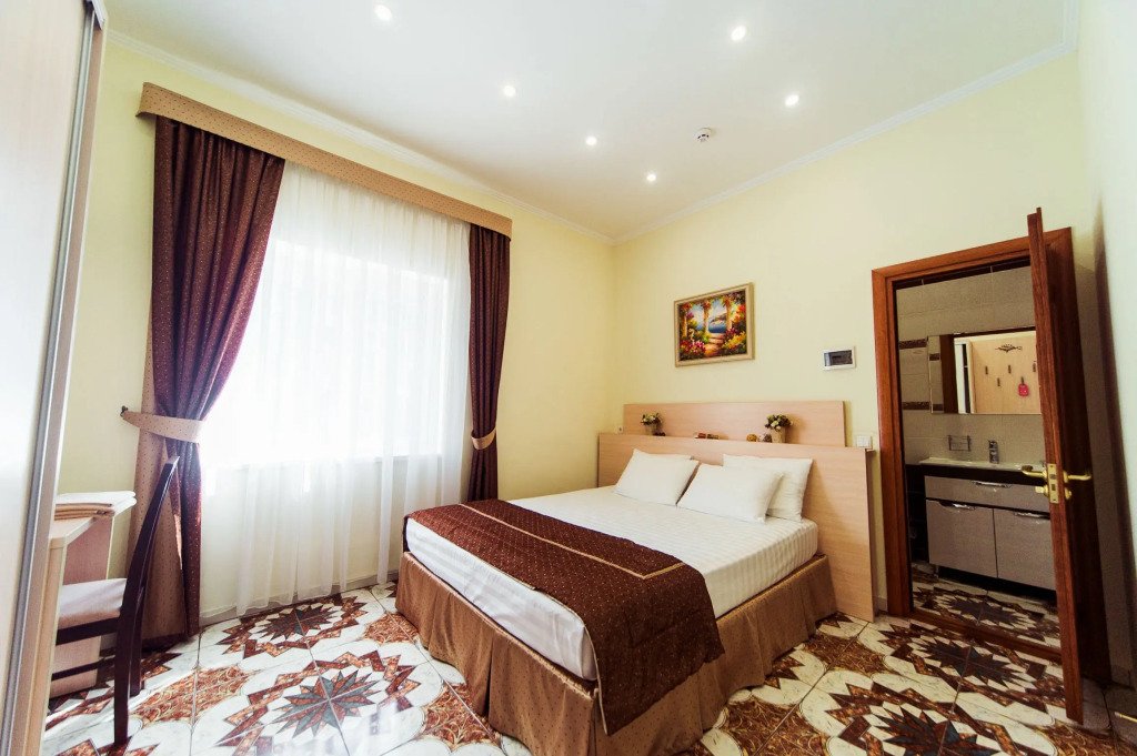 Отель Лермонтов, Крым, Симферополь 