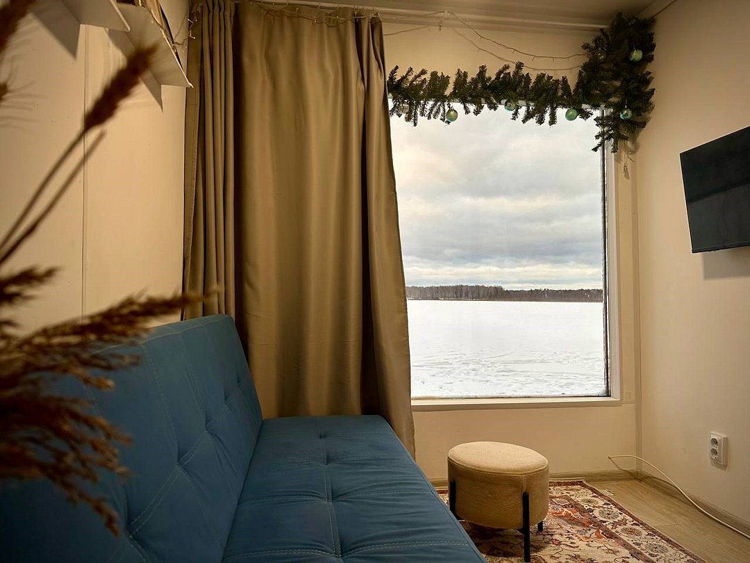 Домик 4-местный 2-комнатный №4 (вид на озеро)