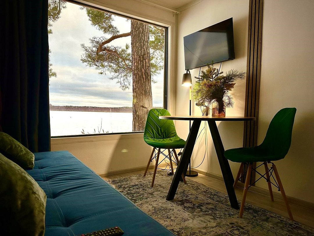 Домик 4-местный 2-комнатный №7 (вид на озеро)