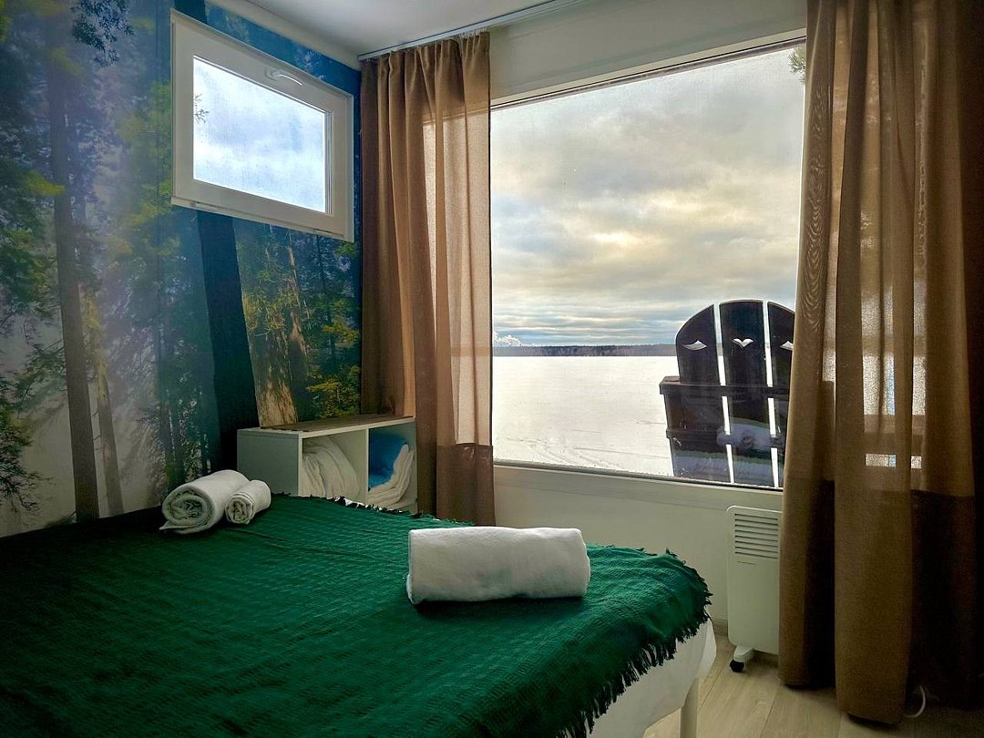 Домик 4-местный 2-комнатный №7 (вид на озеро)