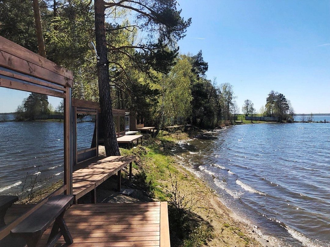 Домик 4-местный 2-комнатный №7 (вид на озеро)